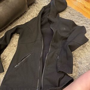 Women’s The North Face winter coat. Size medium.